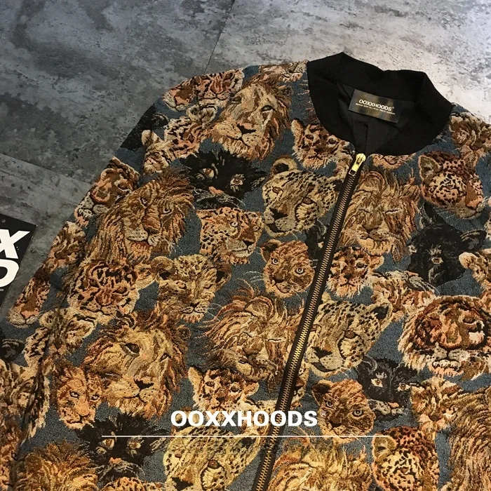 

Casual Fashionable Embroidered Animal Court Style Men's Baseball Jacket Youth Popular Four Seasons Long Sleeve Loose Fit Oute...