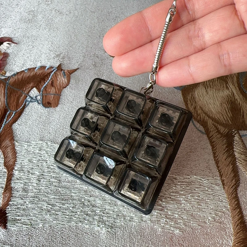 9 Keys Keyboard Keycaps Keychain Fidget Toy Anti-Anxiety Point Keycaps Party Stress Relief DIY Keycaps Toy Keyboard Caps
