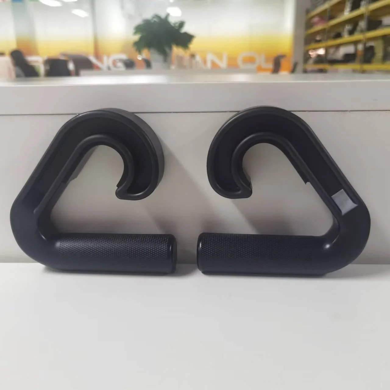 1Pair Ergonomic Fitness Pull-Up Hand Grip Hook Multifunctional Gym down Grips Versatile Strength Training Equipment for Workout