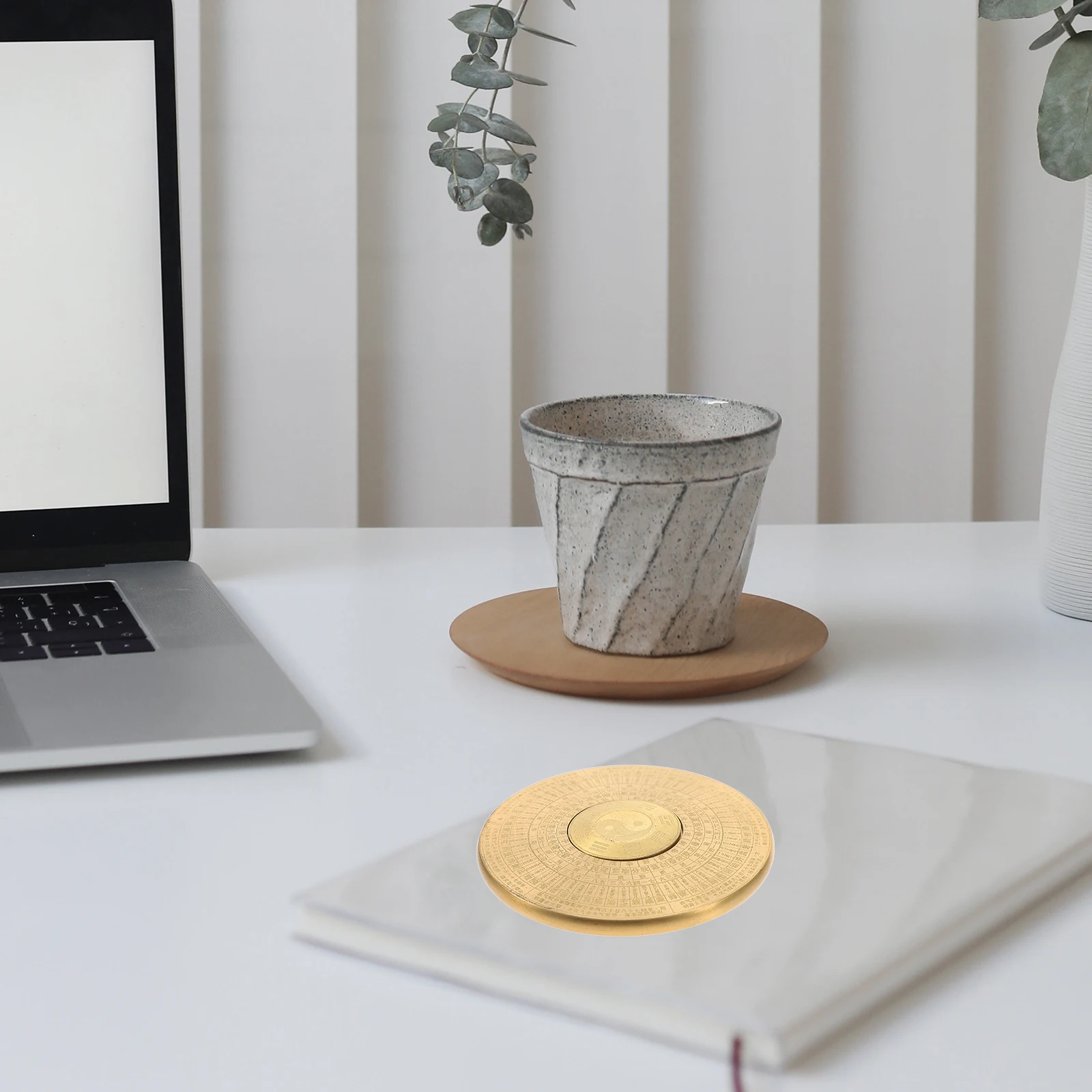 

Brass Taichi Gyro Rotating Stress Relief Fidget For Adults Kids Office Portable Metal Handheld Puzzle Mini Gadget