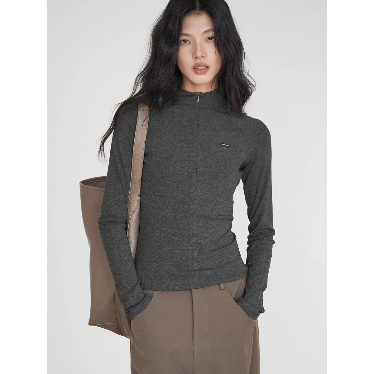 

women jacket 2025 Autumn New Long Sleeve T Shirt Niche Design Slim Fit Versatile Base Layer Cardigan