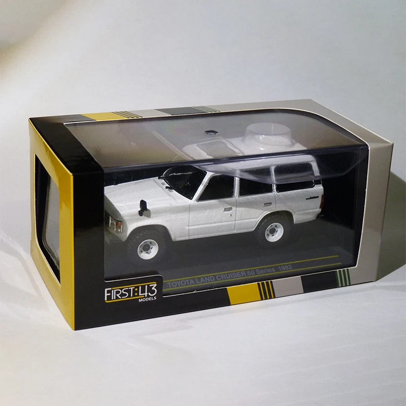 Diecast 1:43 Scale Toyota Land Cruiser 60 Series 1982 Simulation Alloy Car Model Static Display Collectible Toy Gift Souvenir