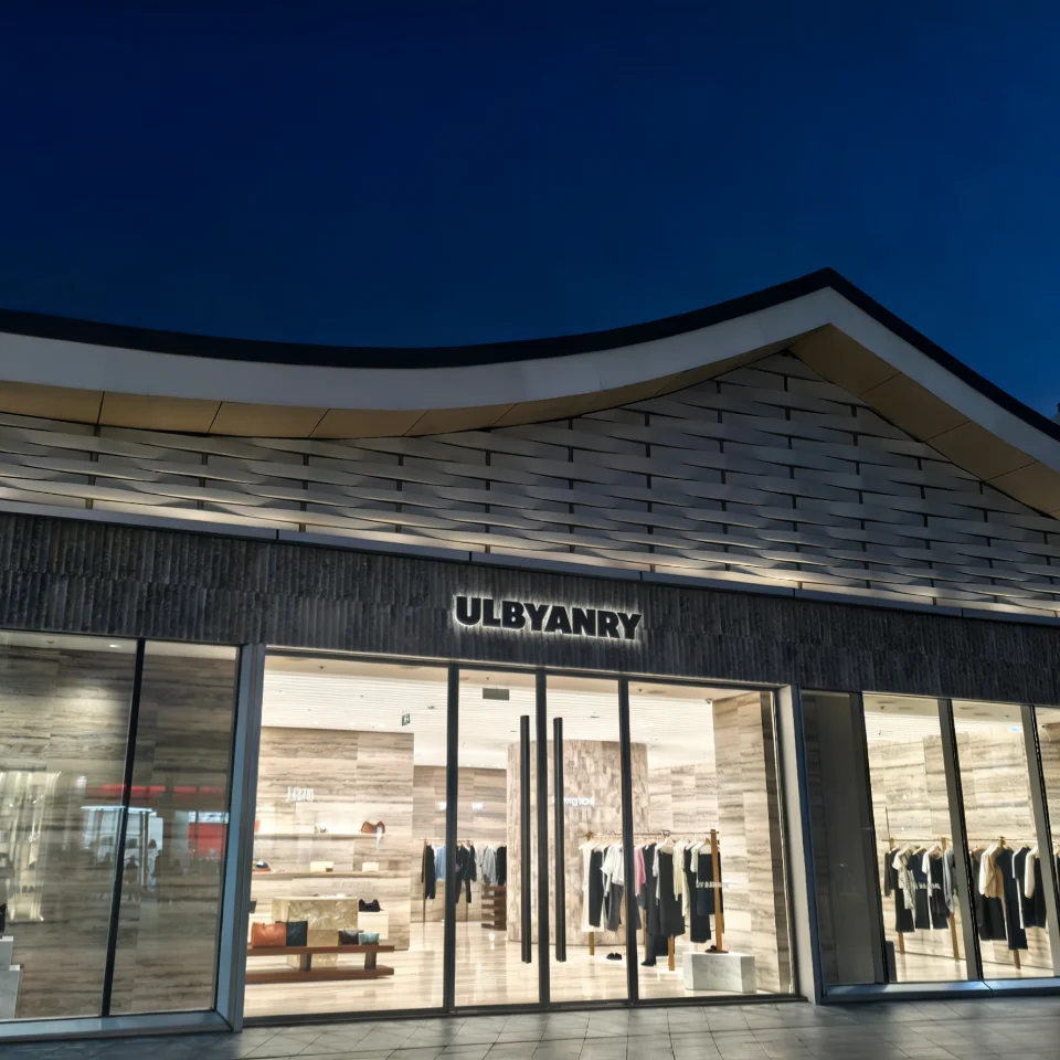 

Extra fee for shipping or customization for VIP customer of ULBYANRY