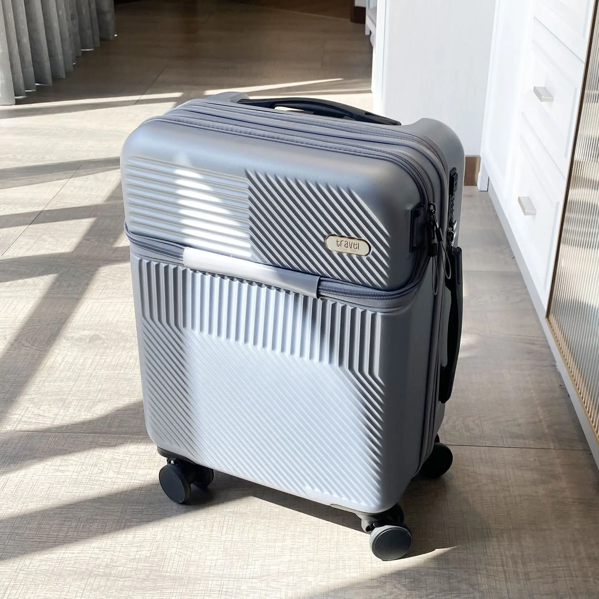 The New Front Opening Cabin Suitcase Is A Small 20-inch Lightweight Trolley Suitcase 24