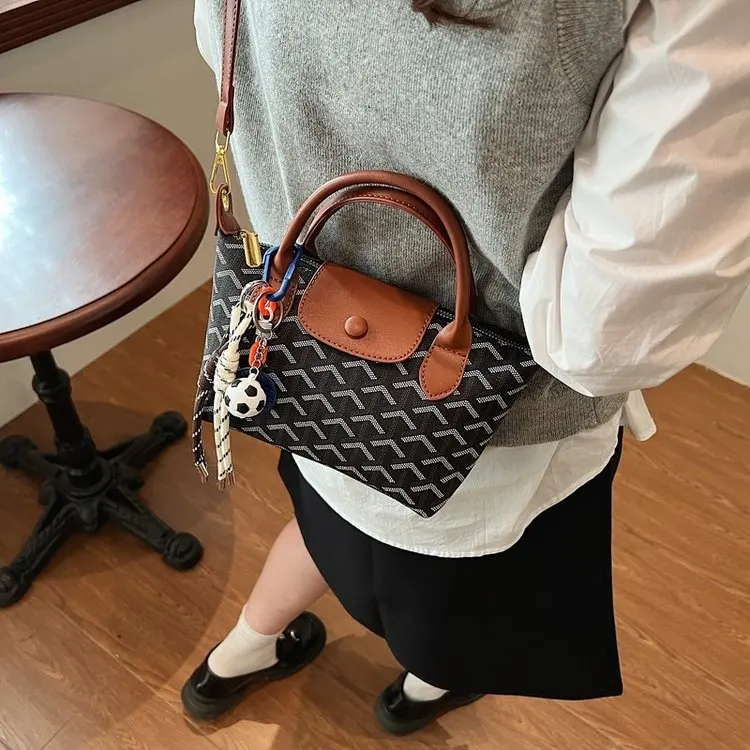 

Осень 2021, новинка 2021, маленькая квадратная сумка, модная универсальная сумка для отдыха и путешествий, женская сумка в иностранном стиле, сумка