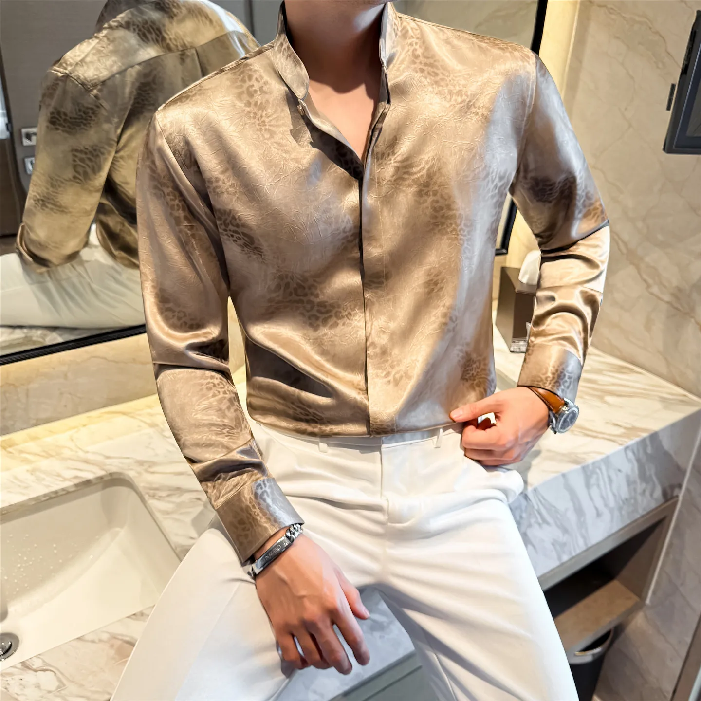 Gradient Satin Shirt Men's, New Chinese Stand Collar, Hidden Button Design, Trendy Casual Wear