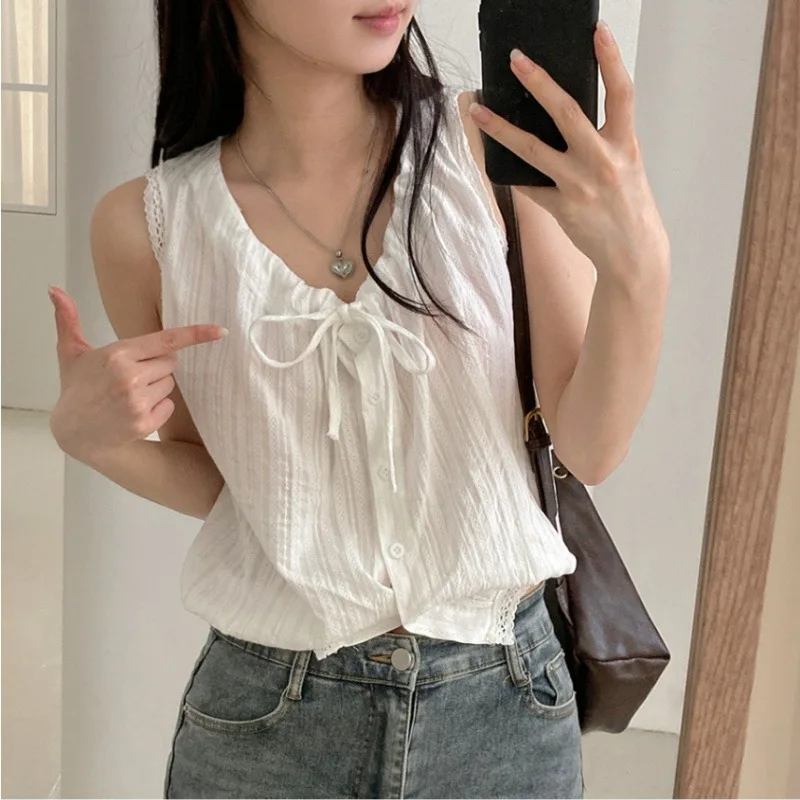 South korea Chic Summer Age-Reducing Temperament French sle Sleeveless Vest Sling Women Lace Patchwork Chic Top Women