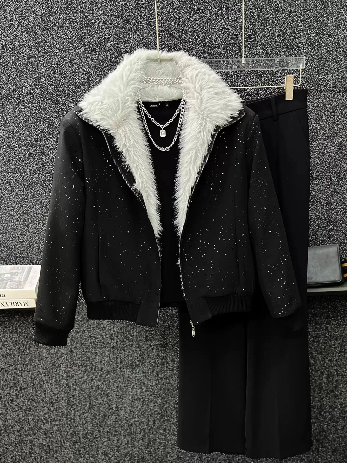 

Light Luxury Design Starry Sky Fur Collar Mountain Carving Keep Warm Casual Padded Coat Winter Short Jackets For Man