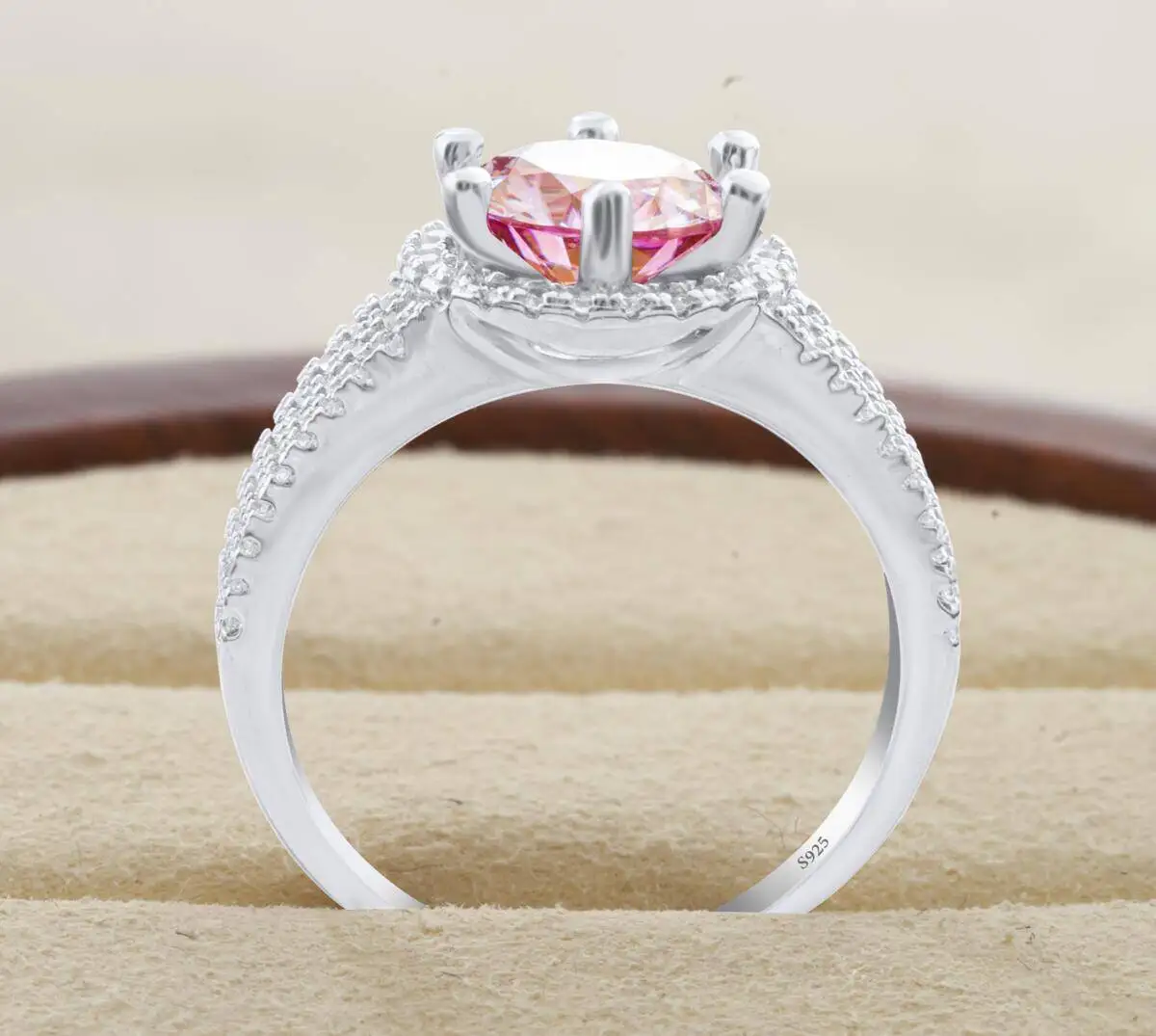 Anello di moissanite di colore blu reale da 1.0 carati anelli di fidanzamento di nozze di colore giallo solido del nastro sterlina 925 per le donne