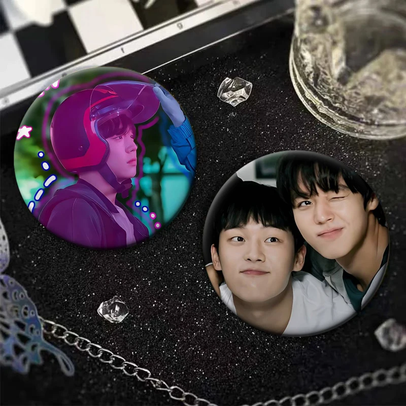 TV W-Weak H-Heros Badges Idol Portrait Lapel Pin for Backpack Jean Hat Decoration Celebrity Photo Brooches Fans Collection Gifts