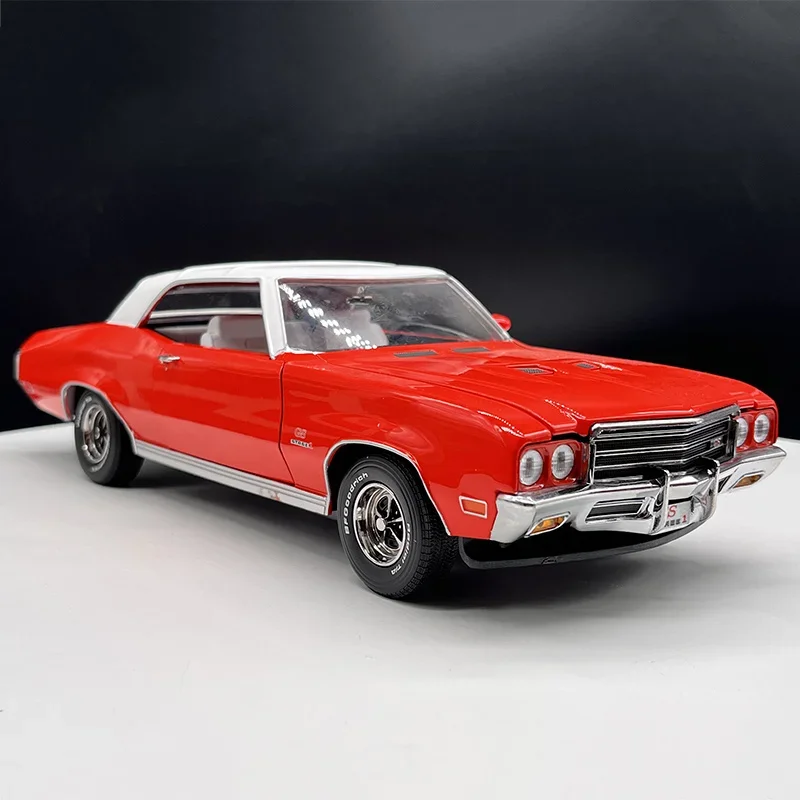 Diecast  Scale 1/18 Scale1972 Skylark GS Convertible  Alloy Vintage Car Model Collection Souvenir Display Ornaments Gifts Toys