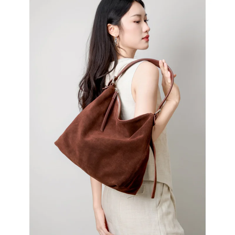 

Suede Crossbody Large Capacity Women's Light Luxury Commuting High-end Single Shoulder Bag Underarm Top Layer Cowhide Tote Bag