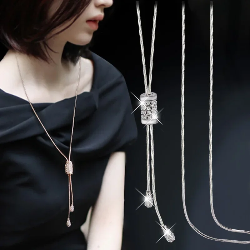 Maglioni, catene lunghe, oggetti versatili, ciondoli, collane da donna, alla moda ed eleganti per l'autunno e l'inverno