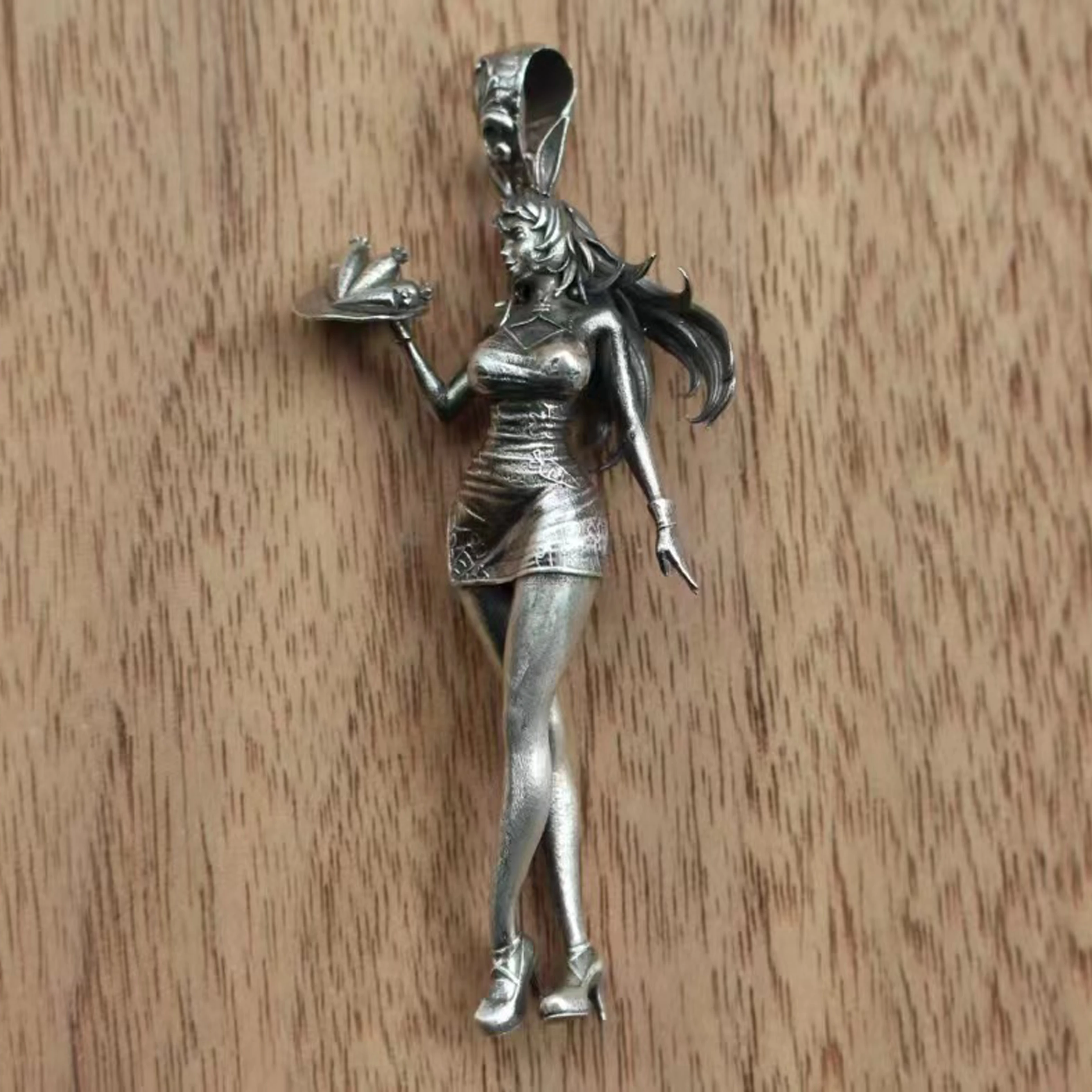 

S925 Silver Rabbit Girl Pendant Pendant Pendant for Men and Women