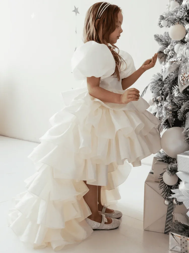 

Beige Tiered With Bow And Tailing Short Sleeve For Wedding Birthday Party Holy Communion Gowns Customized Flower Girl Dresses