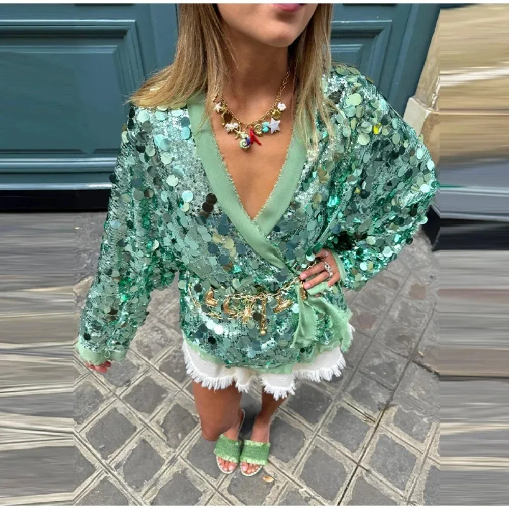 

2025 Женская блузка на шнуровке с блестками в стиле ретро — свободная рубашка с v-образным вырезом и открытым шикарным уличным стилем, повседневная верхняя одежда для вечеринок, топ