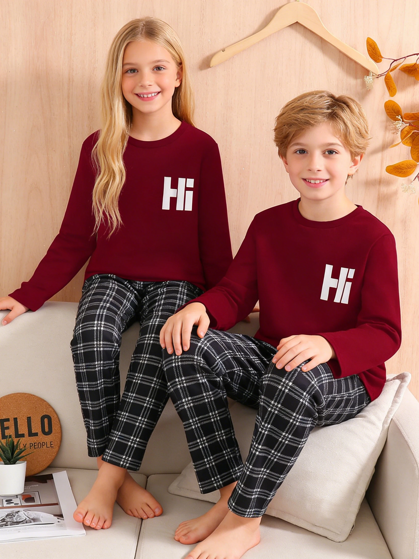 Fashionable boys' long sleeved and long pants home suit set 