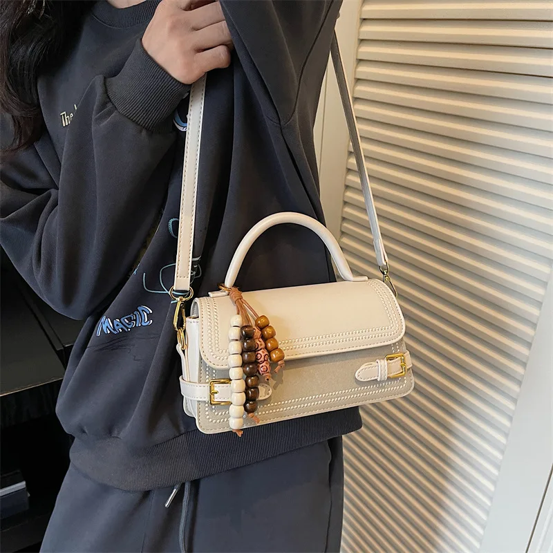 1PCS Crossbody Shoulder Bag PU Material Crossbody Shoulder Bag Metal Buckle Decor PU Crossbody Shoulder Bag Removable Pendant