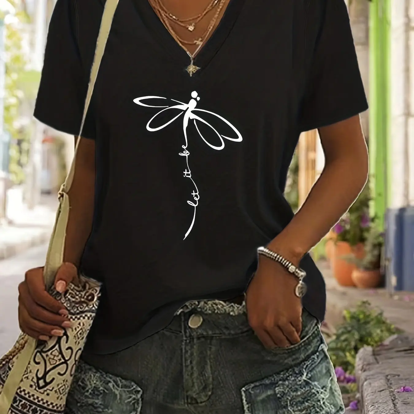 

Women's T-Shirt Summer Dragonfly Print Tops Tees Casual Daily V Neck Blouse Women Oversized Pullovers Girls Minimalist Clothing