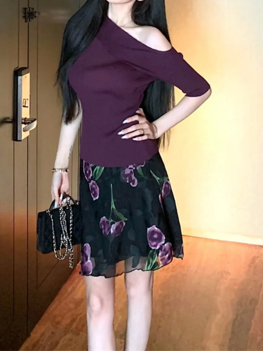 الغريبة كيتي ريترو الأزهار التنانير الصغيرة المرأة مثير جديد 2025 الصيف محبوك لطيف سليم قبالة الكتفين تي شيرت ملابس الشارع الشهير غير رسمية