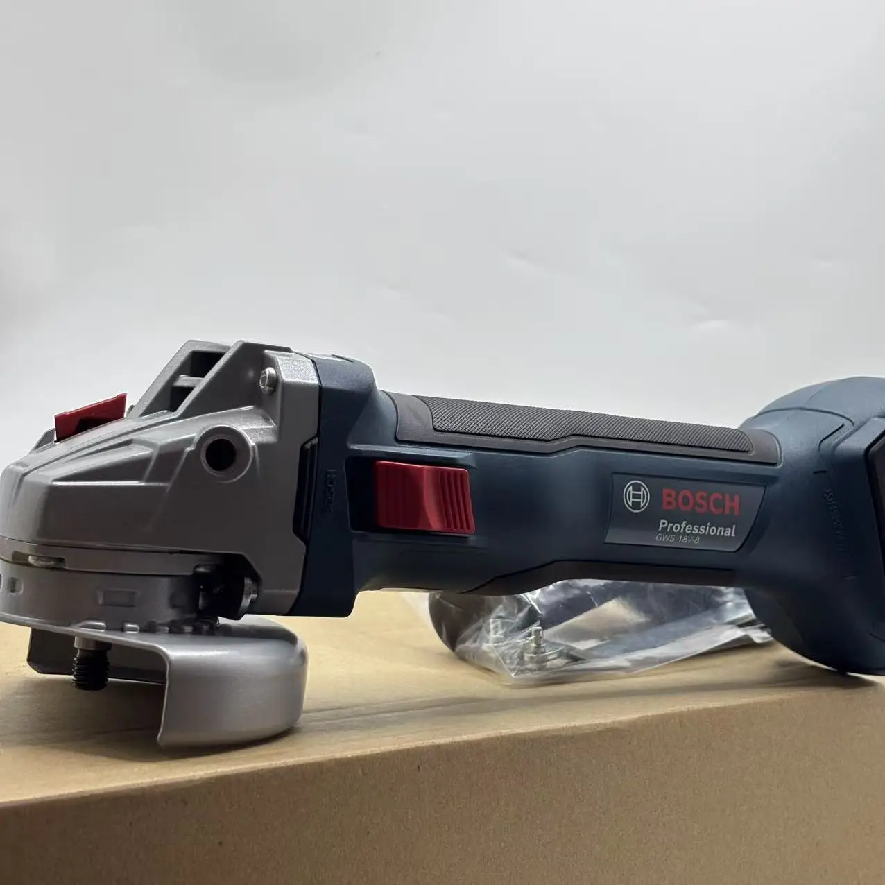 BOSCH GWS 18V-8 Cordless Angle Grinder 18V Professional Brushless 100MM Slide Switch Cutting Grinding Bosch Power Tools GWS18V-8