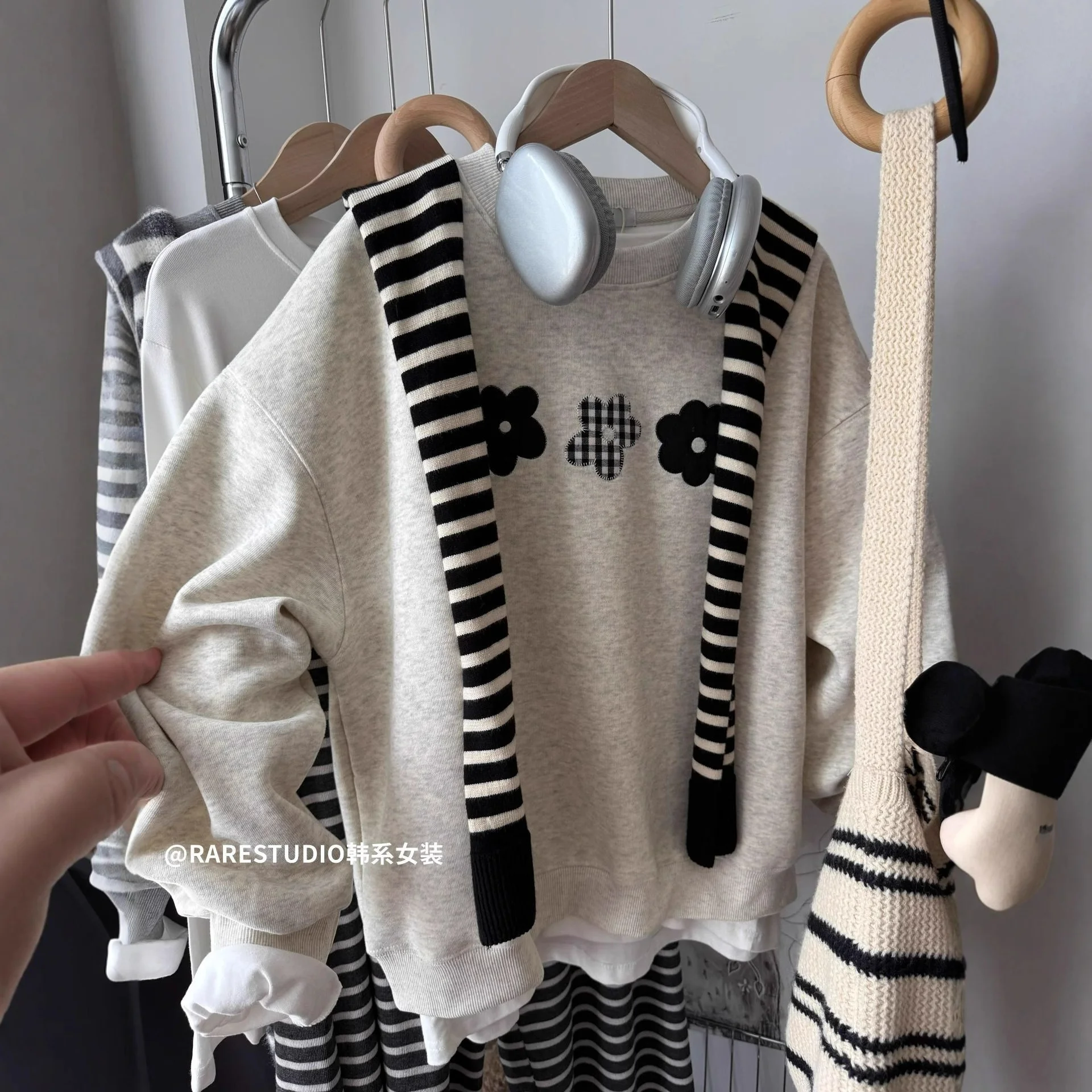 Korean Style Floral Sweatshirt For Women 2026 Spring Autumn New Large Size Long Sleeved Top Loose Versatile Round Neck Pullover
