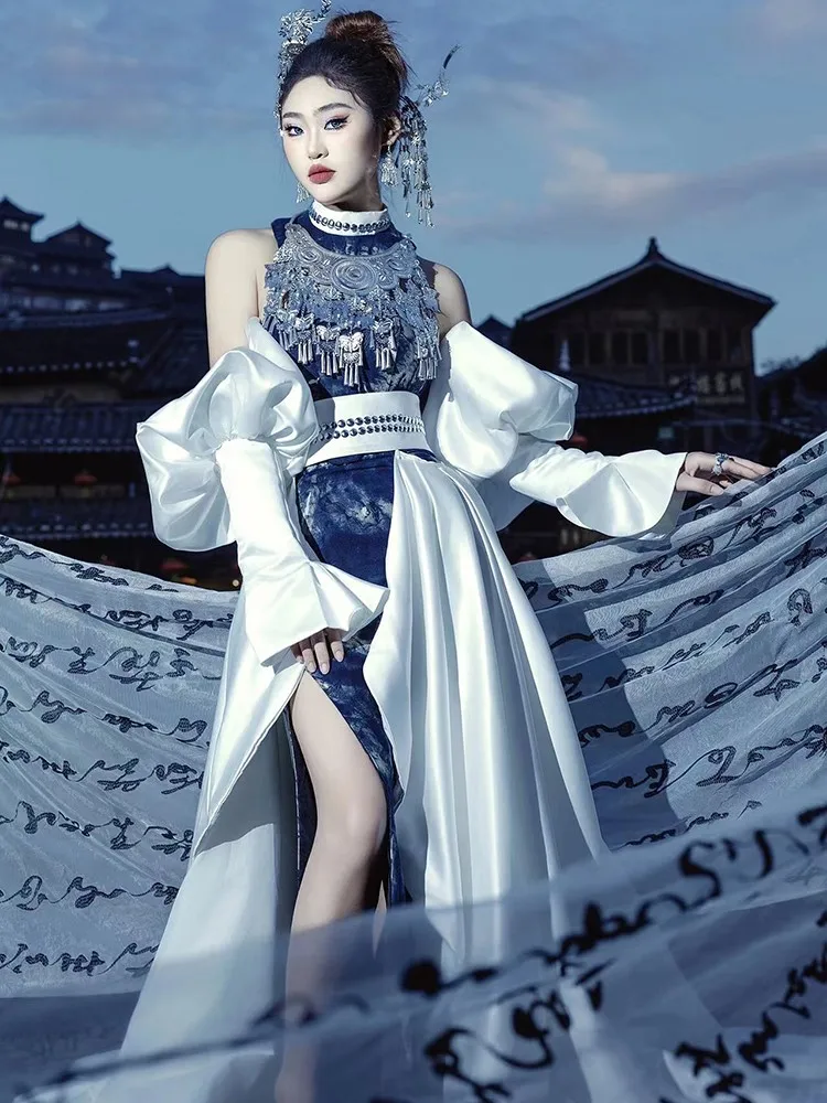 

Women's tie-dyed tailing long dress ethnic style photography