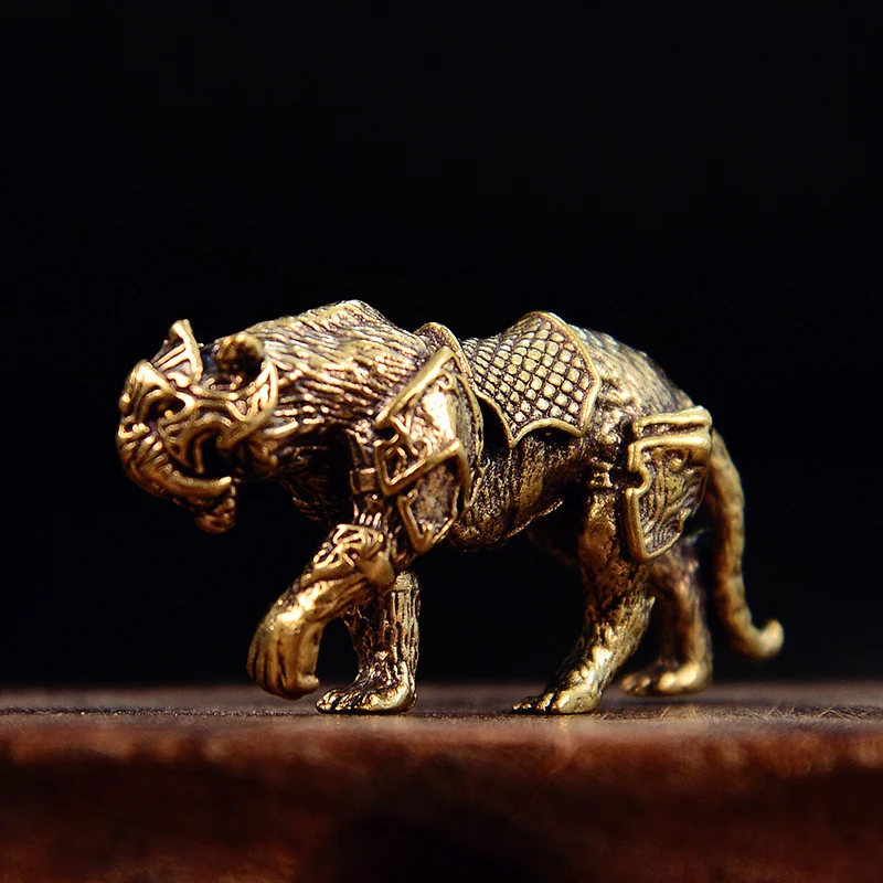 Bronze Saber-Toothed Tiger Paperweight Bookends Solid Bronze Tiger Handhold Ornament Desk Decoration Ancient Tea Pet