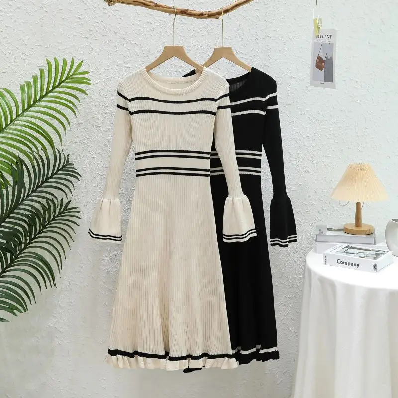 

2023 New Autumn Winter Striped Hit Color Flare Sleeve Sweater Dress Fashion Women O Neck Knitted High Stretch Mermaid Midi Dress