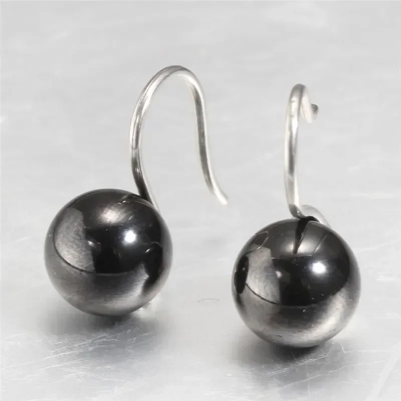 Hot-selling Titanium steel non-fading earrings Crystal from Austrian Black and white round ceramic earrings