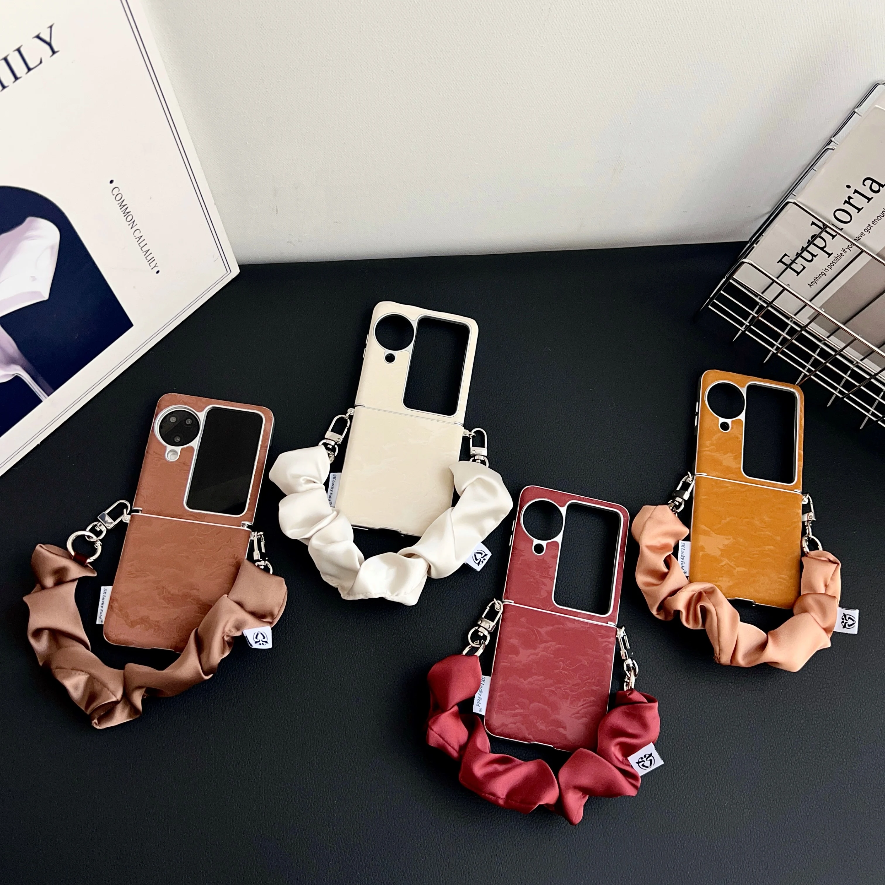 

Back Cover For OPPO Find N3 Flip Case Landscape Painting Pattern Pu Leather Cloth Strip Chain Hard PC Shockproof Phone Case