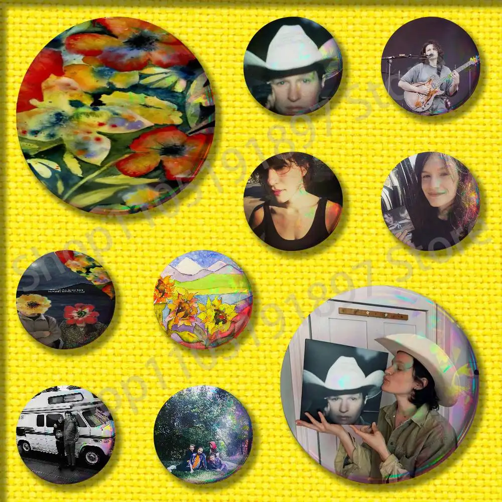 A-Adrianne L-Lenker أغاني مشرق المستقبل شارات 25 مللي متر 75 مللي متر 44 مللي متر 58 مللي متر 32 مللي متر دبوس مستدير بروش الزينة تذكارية تأثيري هدية #1