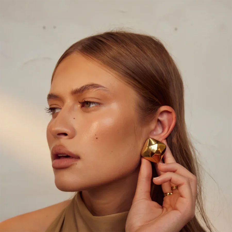 

Fashion Personality 18k Gold Plated Irregular Geometric Triangular Stud Earrings Chunky Glossy Stainless Steel Square Earrings