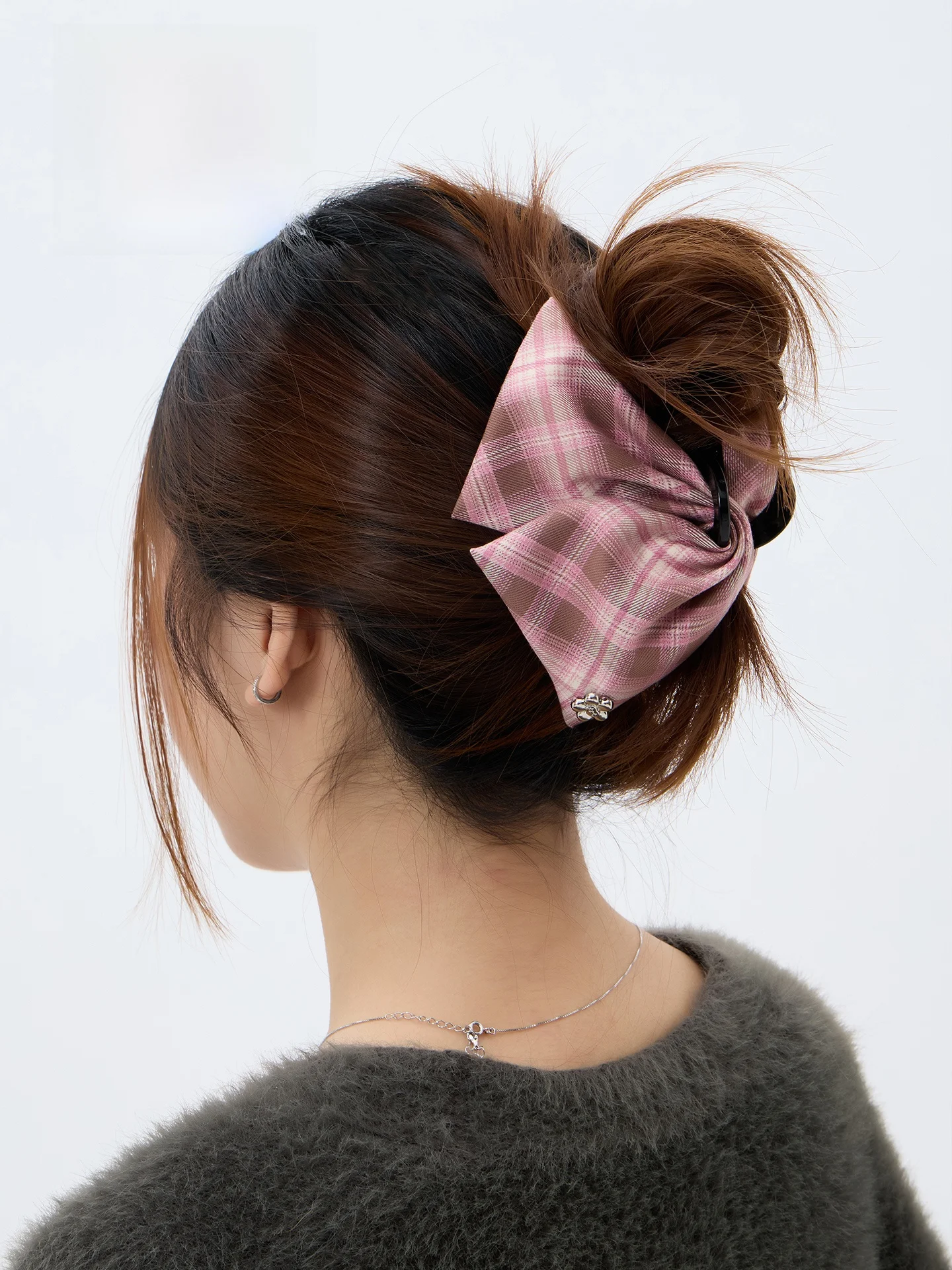 エレガントなスイートシャーククリップヘアアクセサリー女性用美しいヘアピンスタイリッシュな髪飾り女の子へのギフト