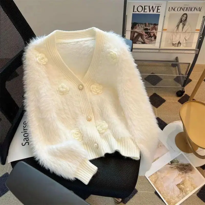 

2025 Autumn and Winter Fashion New Women's Elegant Knitted Single Breasted Cashmere Cardigan Three-dimensional Flower Sweater
