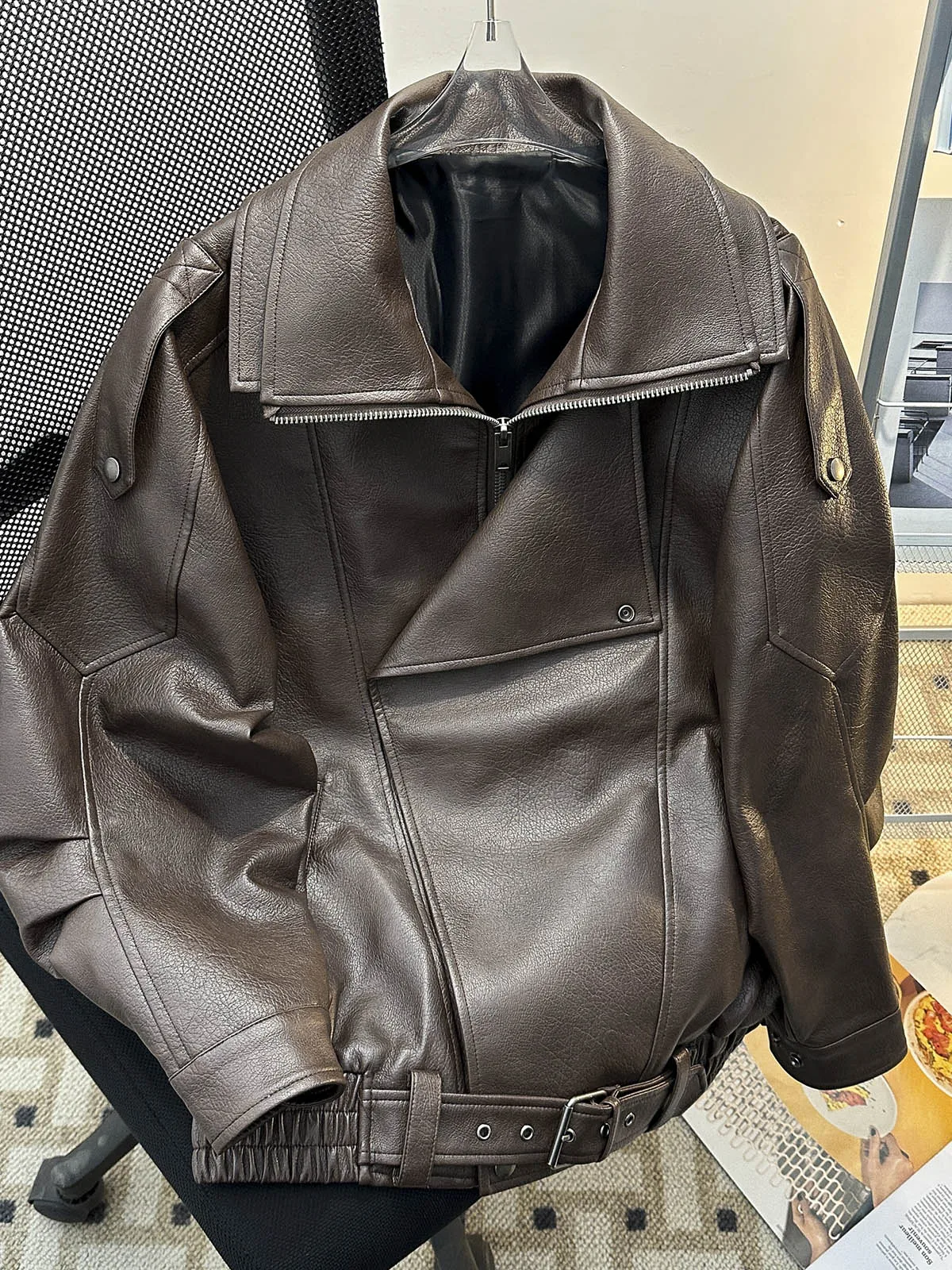 سترة نسائية من جلد البولي يوريثان على الطراز القوطي الأسود معطف عتيق للدراجات النارية سترة موستانج ملابس خارجية ملابس خارجية 2000s ملابس إيمو لخريف 2025