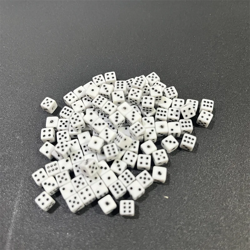 100Pcs 5mm 5*5*5mm Mini D6 Acrylic Gaming Right Angle Point Dice Standard Six Sided Cube For Board Game accessories