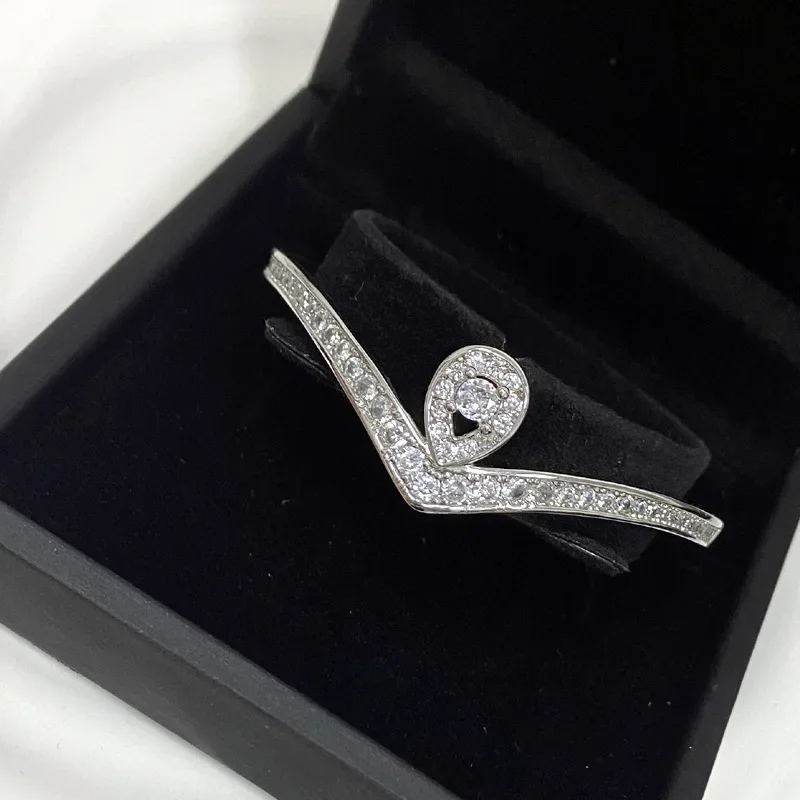 MDL مويسانيتي ستايل والولايات المتحدة سوار مويسان تقليد فاخر جديد على شكل حرف V مطلي بالذهب عيار 18 قيراط مليء بالماس #4