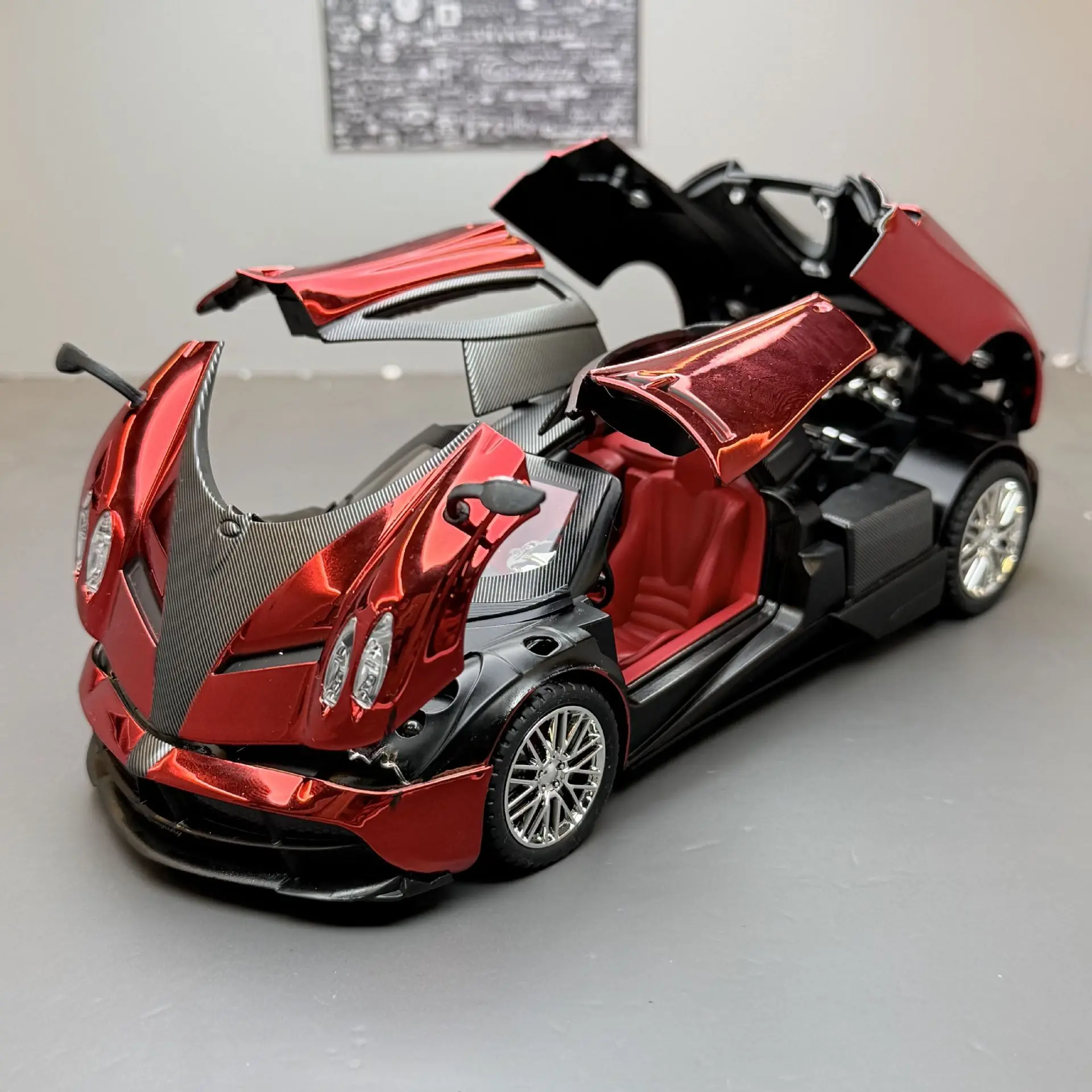 1:24 パガーニ Huayra Dinastia スーパーカー合金ダイキャストカーモデルサウンド & ライトプルバック子供のおもちゃグッズ誕生日プレゼント