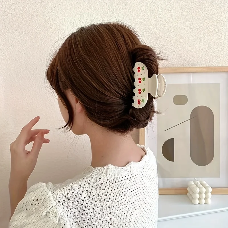 قطعة واحدة من مشبك شعر سمك القرش الكرز من الأسيتات الفرنسية للنساء، تتميز بأحجار الراين اللطيفة وتصميم كبير، مثالي لإكسسوارات الشعر #2