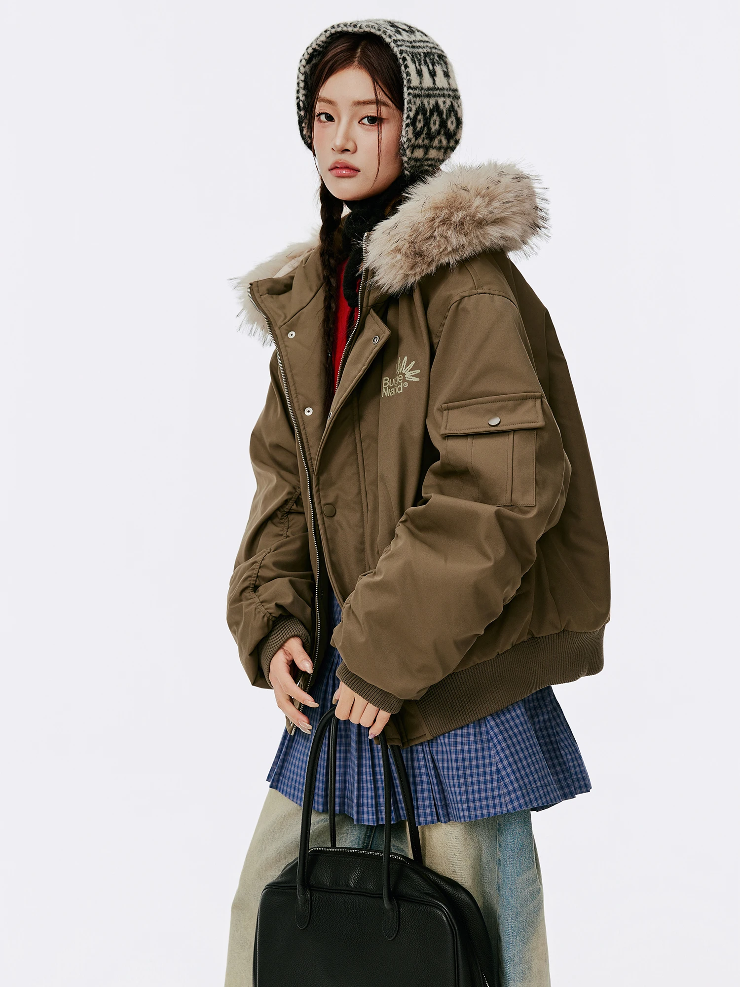 

Женская зимняя хлопковая куртка с меховым воротником, утепленная парка, уличный стиль, свободный крой, с капюшоном, на молнии