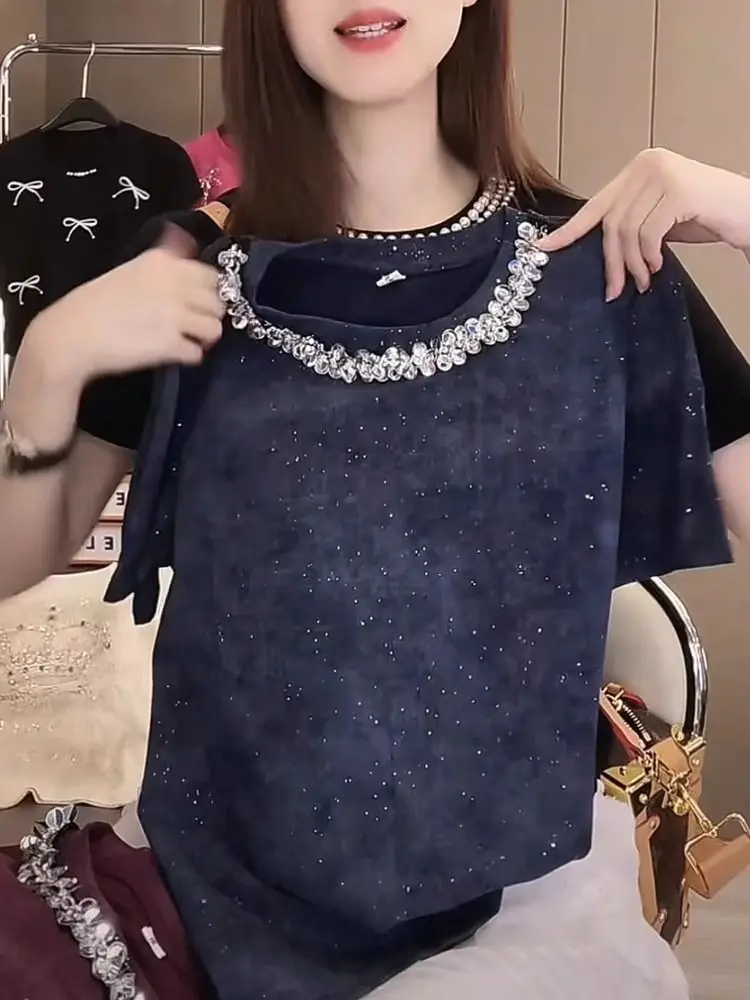 เสื้อยืดผู้ชายทรงหลวมใส่สบายสำหรับฤดูร้อน ดีไซน์เก๋ไก๋ ทันสมัย ใส่ได้หลากหลายโอกาส ช่วยให้ดูผอมเพรียว