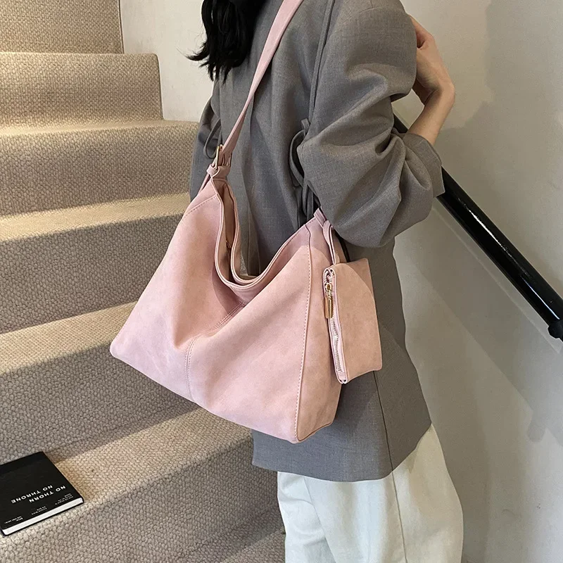 

2025 Winter Hot! Women's Fashion Casual Underarm Tote Bag | Large Capacity | Sophisticated Niche Design | Commuting Essential