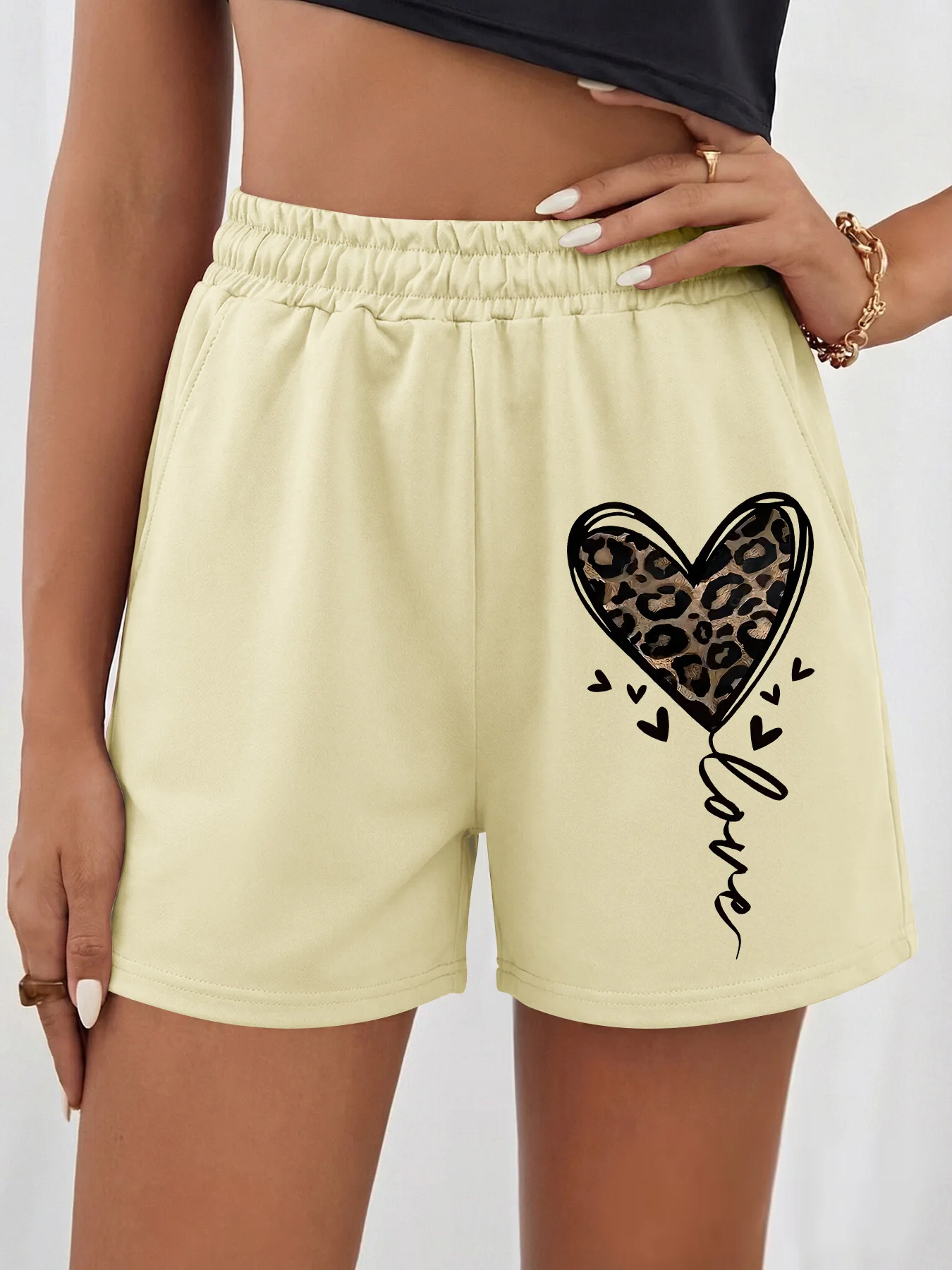 Women's Summer Heart Print Shorts Elastic Waistband Sweat-wicking and Breathable Suitable for Sports Running and Fitness