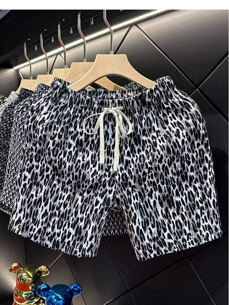 

Мужские белые шорты с леопардовым принтом, летние стильные повседневные пляжные брюки прямого кроя, удобные легкие уличные шорты с карманами