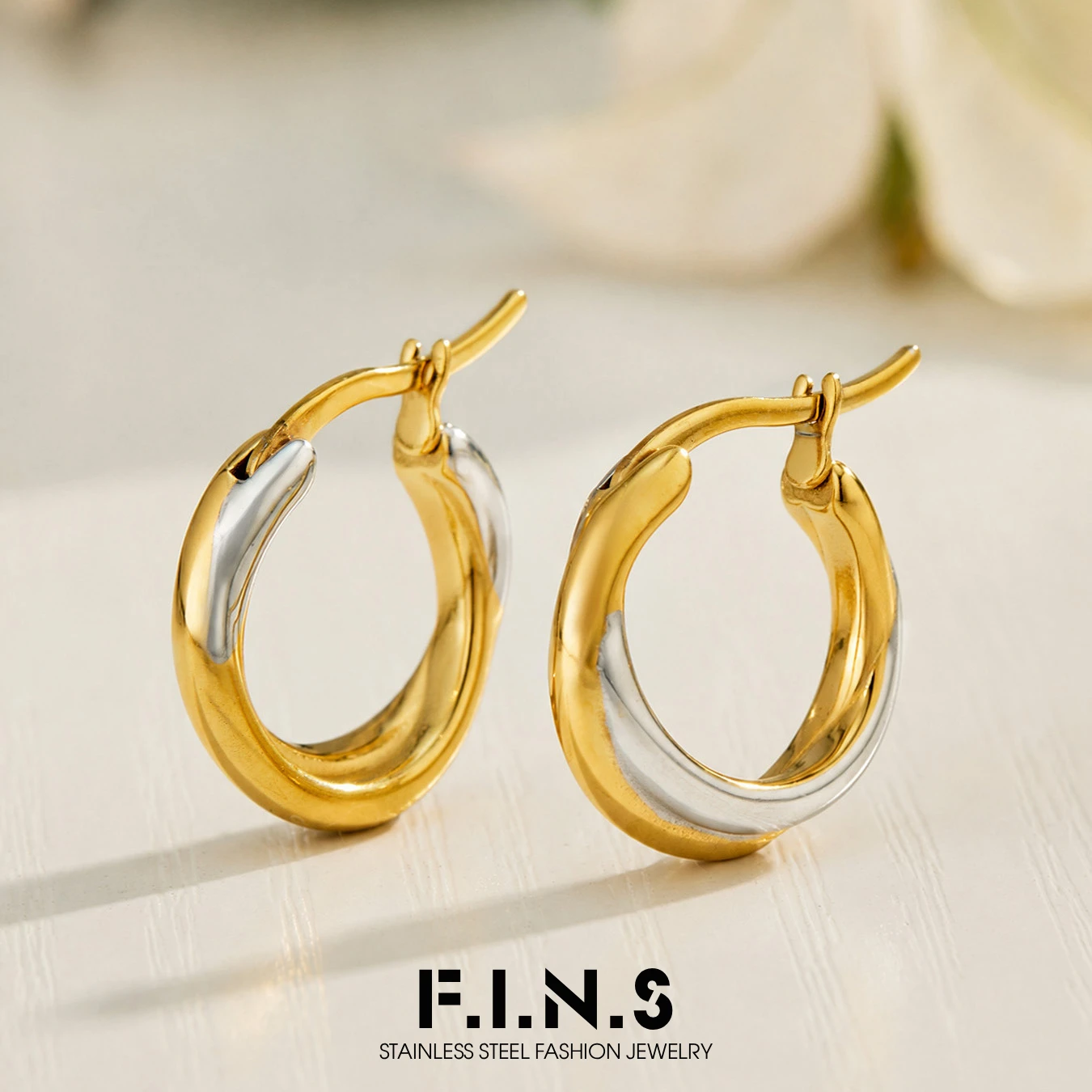F.I.N.S Geometric Gold Color 316L Stainless Steel Minimalist Hoop Earrings Color Contrast Statement Round Piercing Ear Buckles