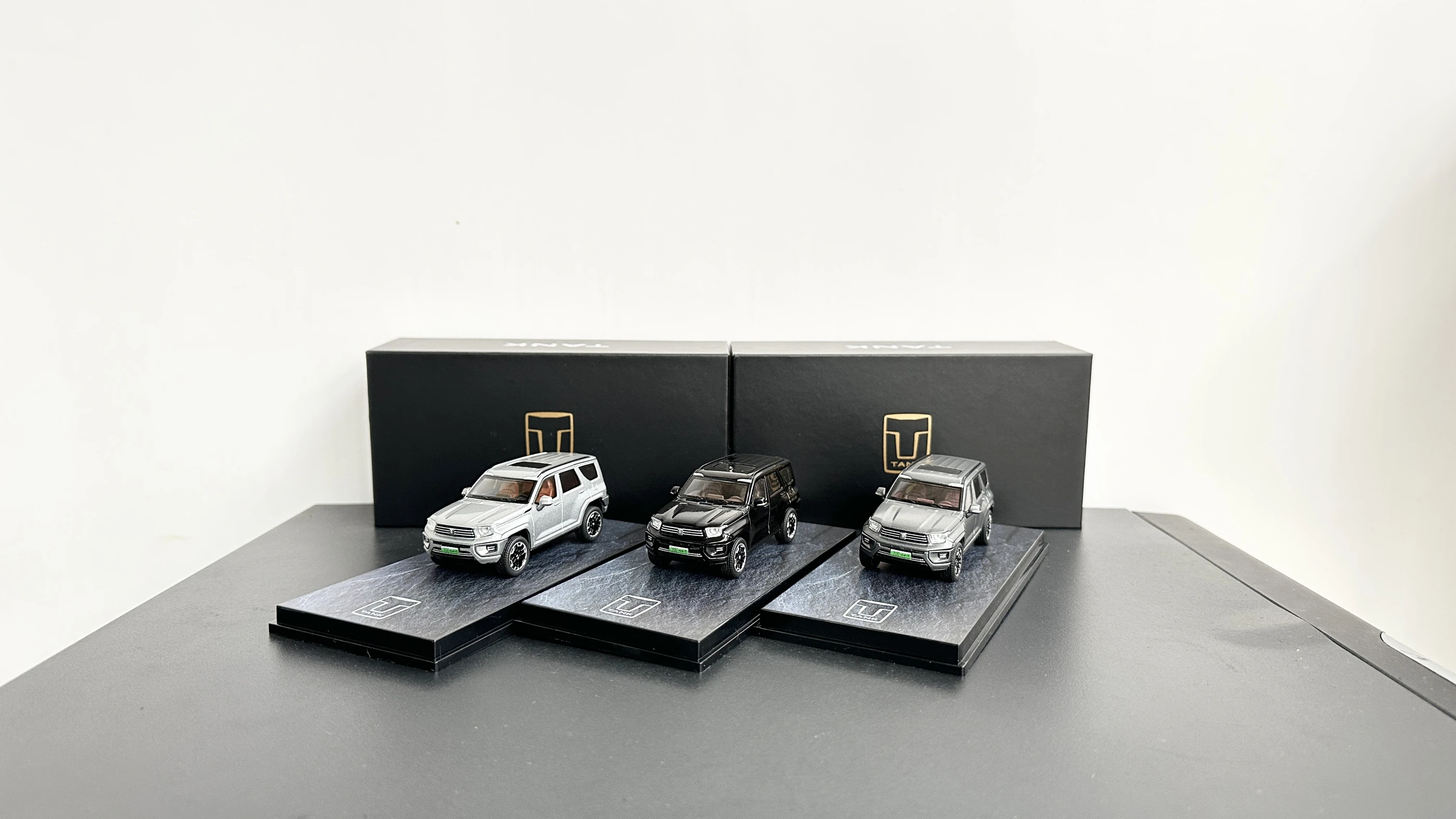 

1:64 оригинальная модель автомобиля танка 700, модель автомобиля из сплава, внедорожник, небольшая масштабная коллекция автомобилей, орнамент, игрушка для мальчика