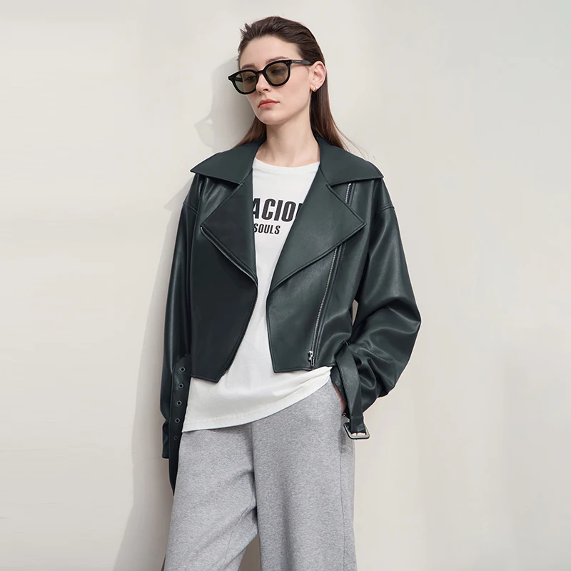 เสื้อแจ็คเก็ตหนังผู้หญิง AMII รุ่นใหม่ประจำฤดูใบไม้ร่วงปี 2025 สไตล์มินิมอลทรงหลวม เสื้อคลุมสั้นสำหรับผู้หญิง ซิปยาว แขนยาว รุ่น 12543043