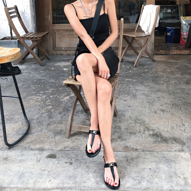 2025 summer new T straps simple sandals flat heel clip toes Roman flat outside wear sandals women image 4