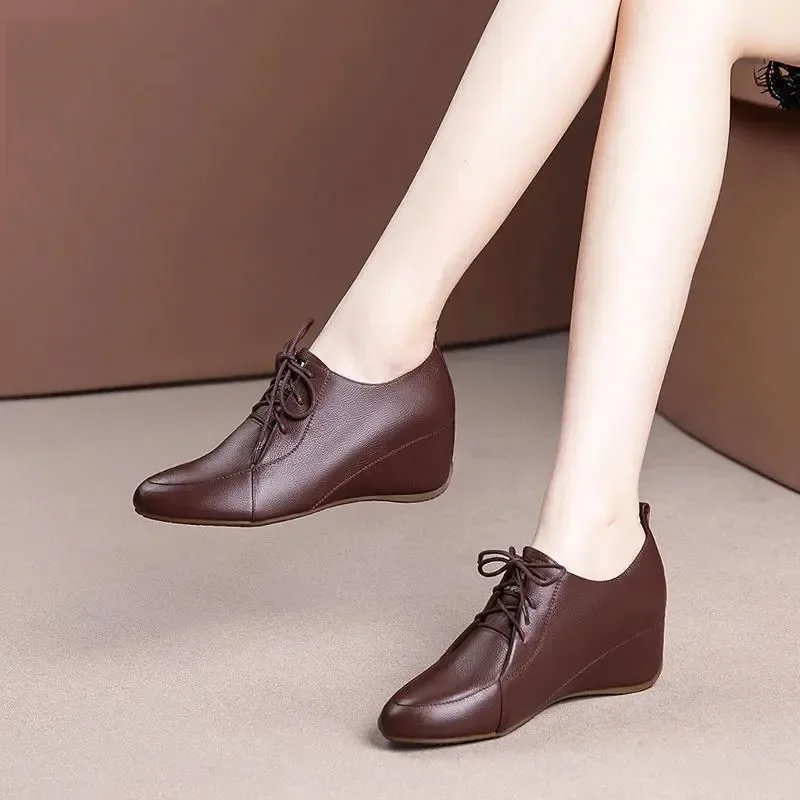 Botas Femininas Women Fashion Pointed Toe Wysokiej jakości lekkie botki na koturnie na wiosnę i jesień Brązowe buty A231